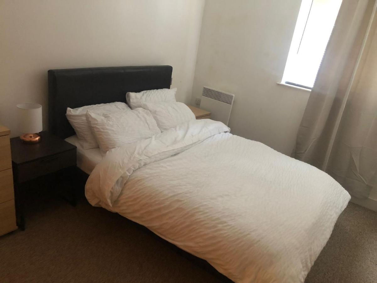 Lovely Serviced Apartment 2Min 2 City Center Манчестър Екстериор снимка