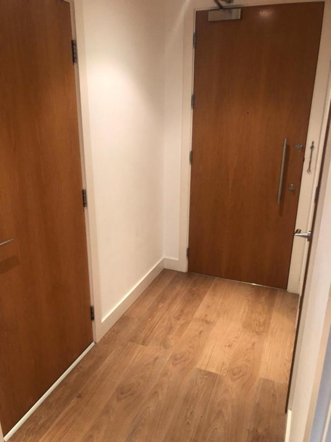 Lovely Serviced Apartment 2Min 2 City Center Манчестър Екстериор снимка